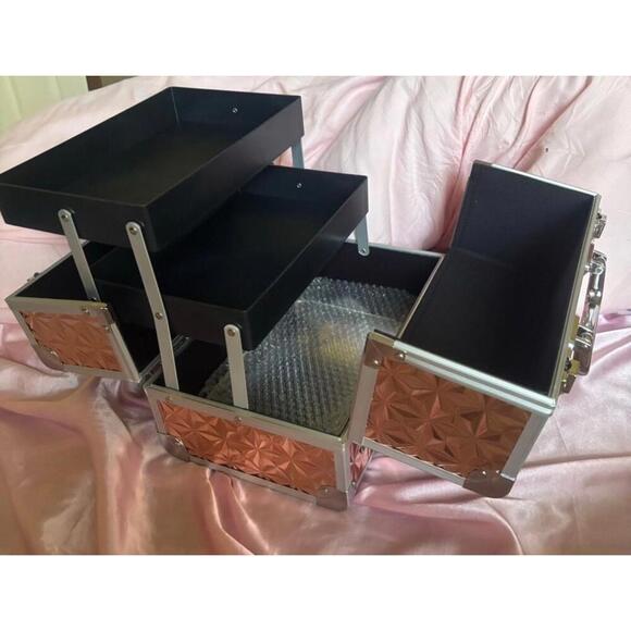 Makeup case - Picture 2 of 3